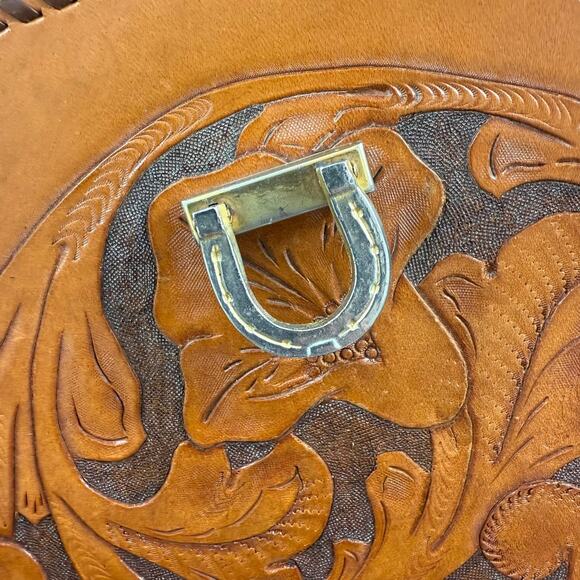 1950's cowgirl horseshoe buckle floral tooled leather handbag - Picture 9 of 12